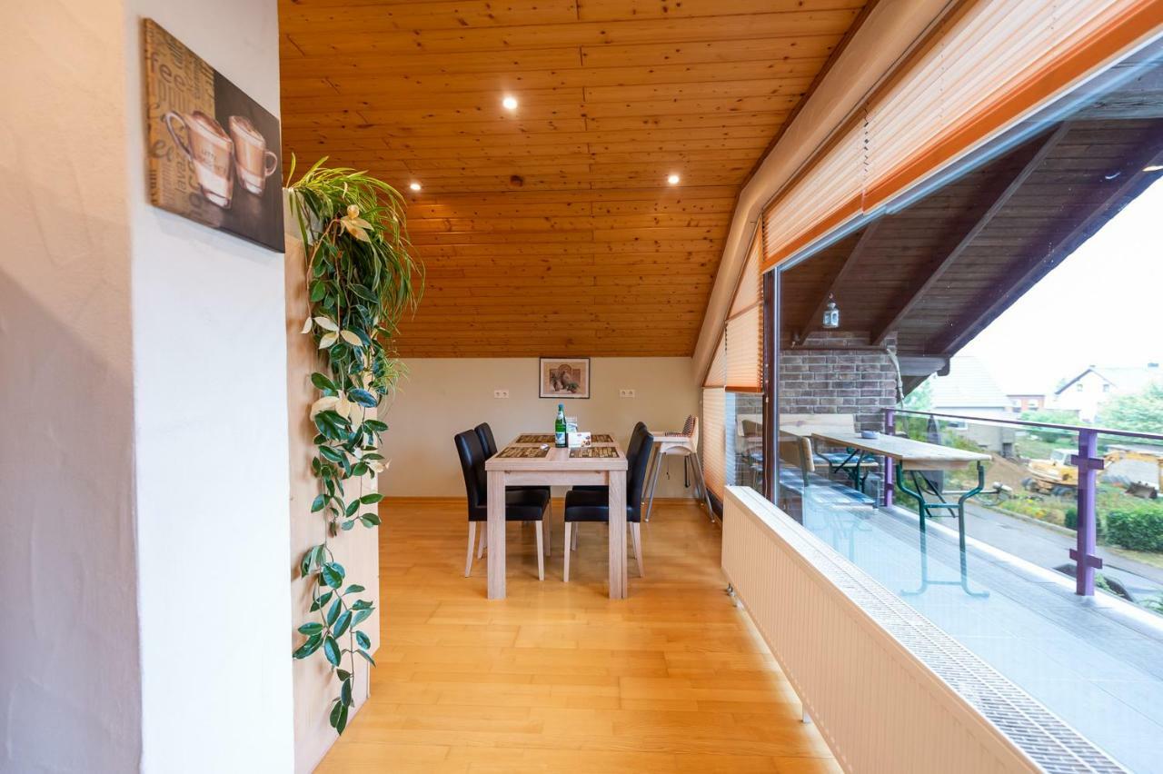 Ferienwohnung Virginija Ditscheid 外观 照片